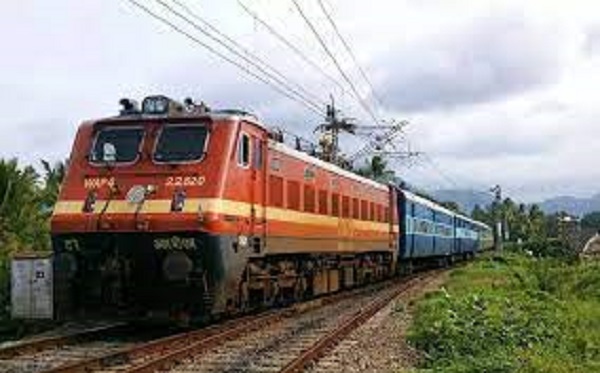 जबलपुर पाटलीपुत्र एक्सप्रेस ट्रेन से कूदा आरोपी, झारखंड से महाराष्ट्र लेकर जा रही थी पुलिस