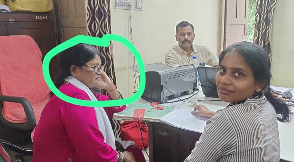 जबलपुर में हाउसिंग बोर्ड की महिला क्लर्क 5 हजार रुपए की रिश्वत लेते गिरफ्तार, लोकायुक्त की कार्रवाई