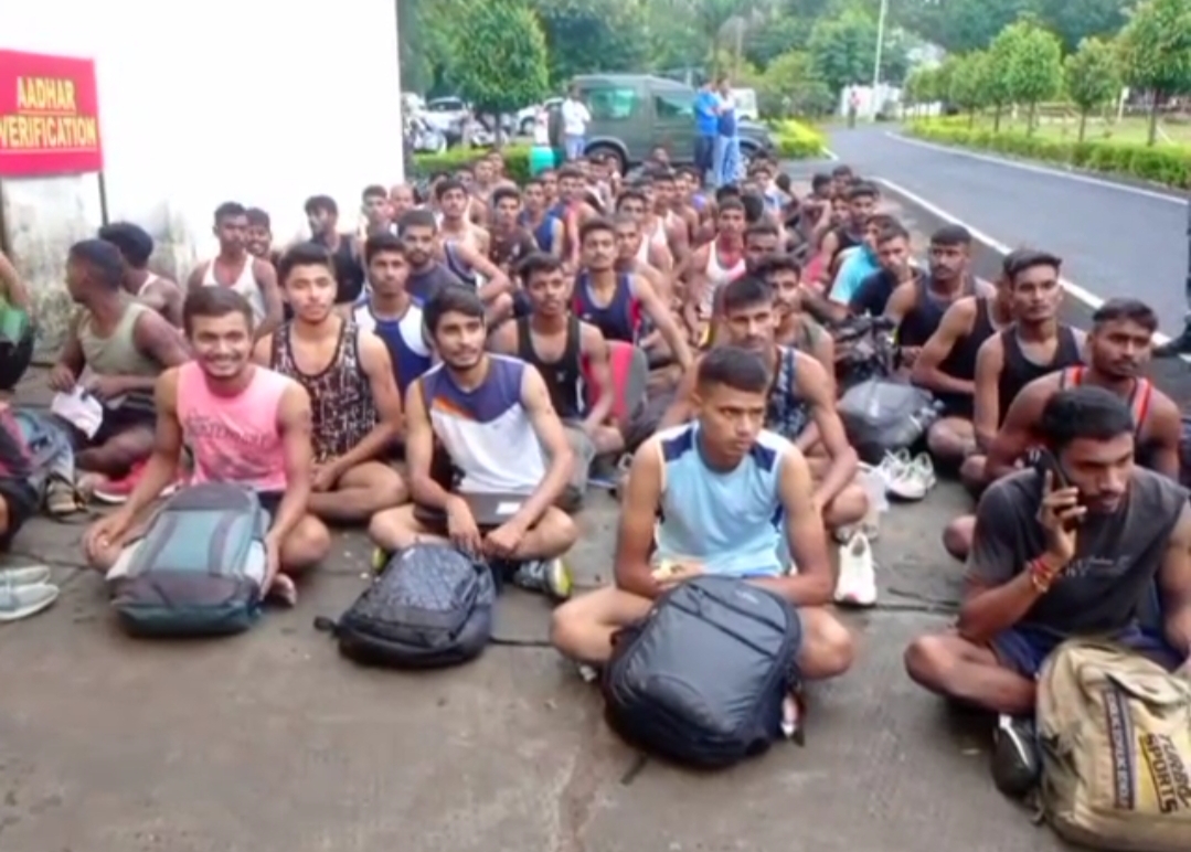 जबलपुर में अग्निवीर बनने रीवा के युवकों ने लगाई दौड़, 4660 में से 305 युवा हुए पास