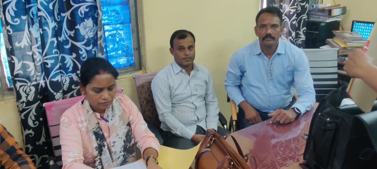 सिविल सर्जन आफिस में रिश्वत लेते पकड़ा गया बाबू, जबलपुर लोकायुक्त टीम की दबिश