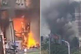 चीन : ग्राहकों से भरे रेस्तरां में लगी भीषण आग, 17 लोगों की जिंदा जलकर मौत दर्जनों झुलसे 