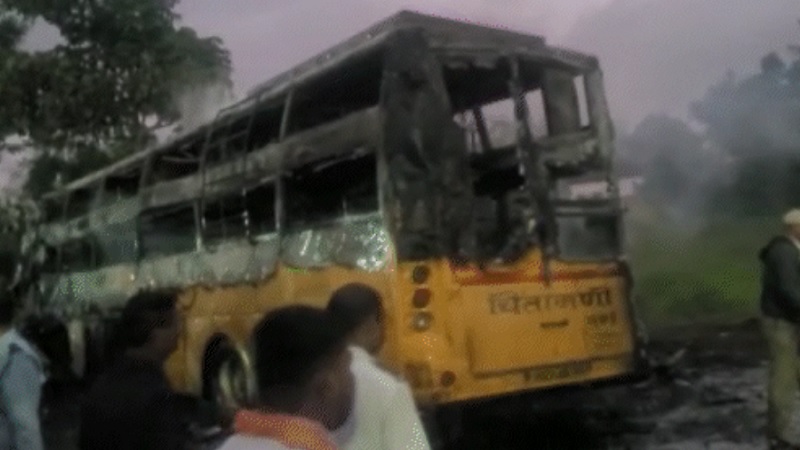 महाराष्ट्र के नासिक में चलती बस में लगी आग में झुलसने से 11 यात्रियों की मौत, कई घायल