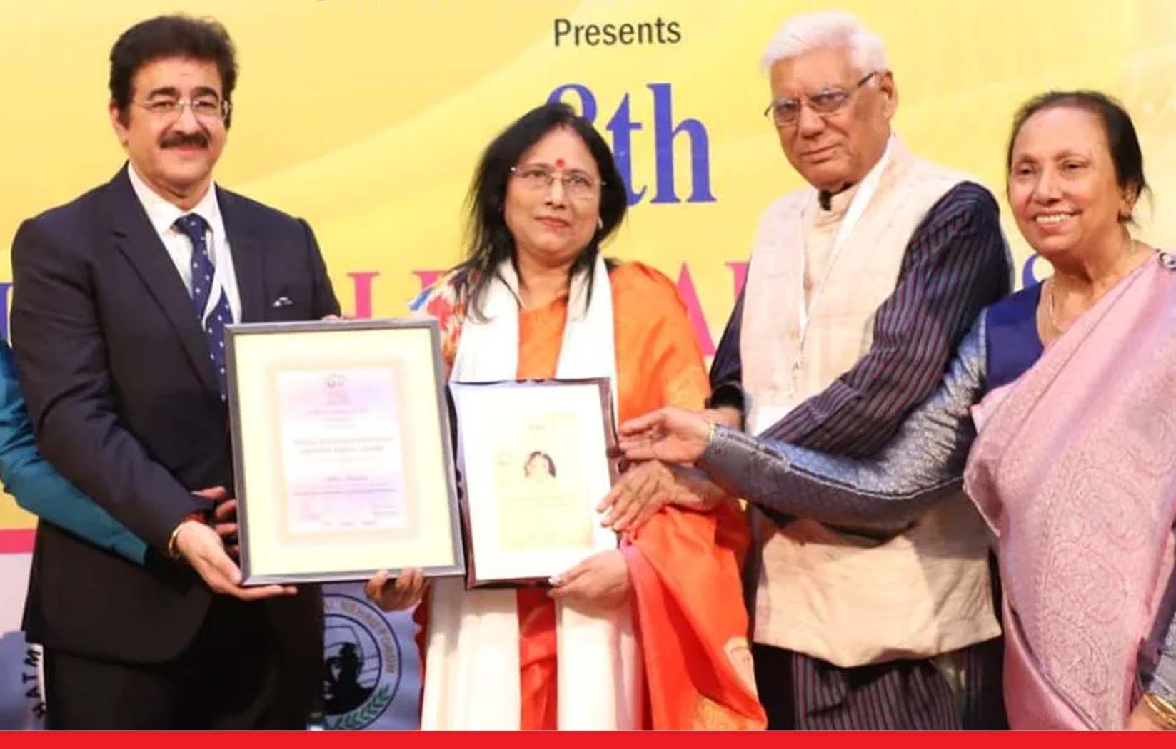 कथाकार अलका सिन्हा को सूरज प्रकाश मारवाह साहित्य रत्न पुरस्कार से सम्मानित
