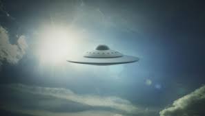 UFO News: प्रशांत महासागर के ऊपर उड़ते दिखे रहस्यमयी यूएफओ, 15 से ज्यादा पायलटों का दावा