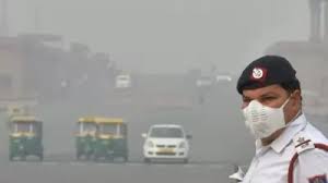 दिल्ली में खतरनाक हुआ प्रदूषण, निर्माण कार्यों पर रोक, वर्क फ्रॉम होम की भी सलाह