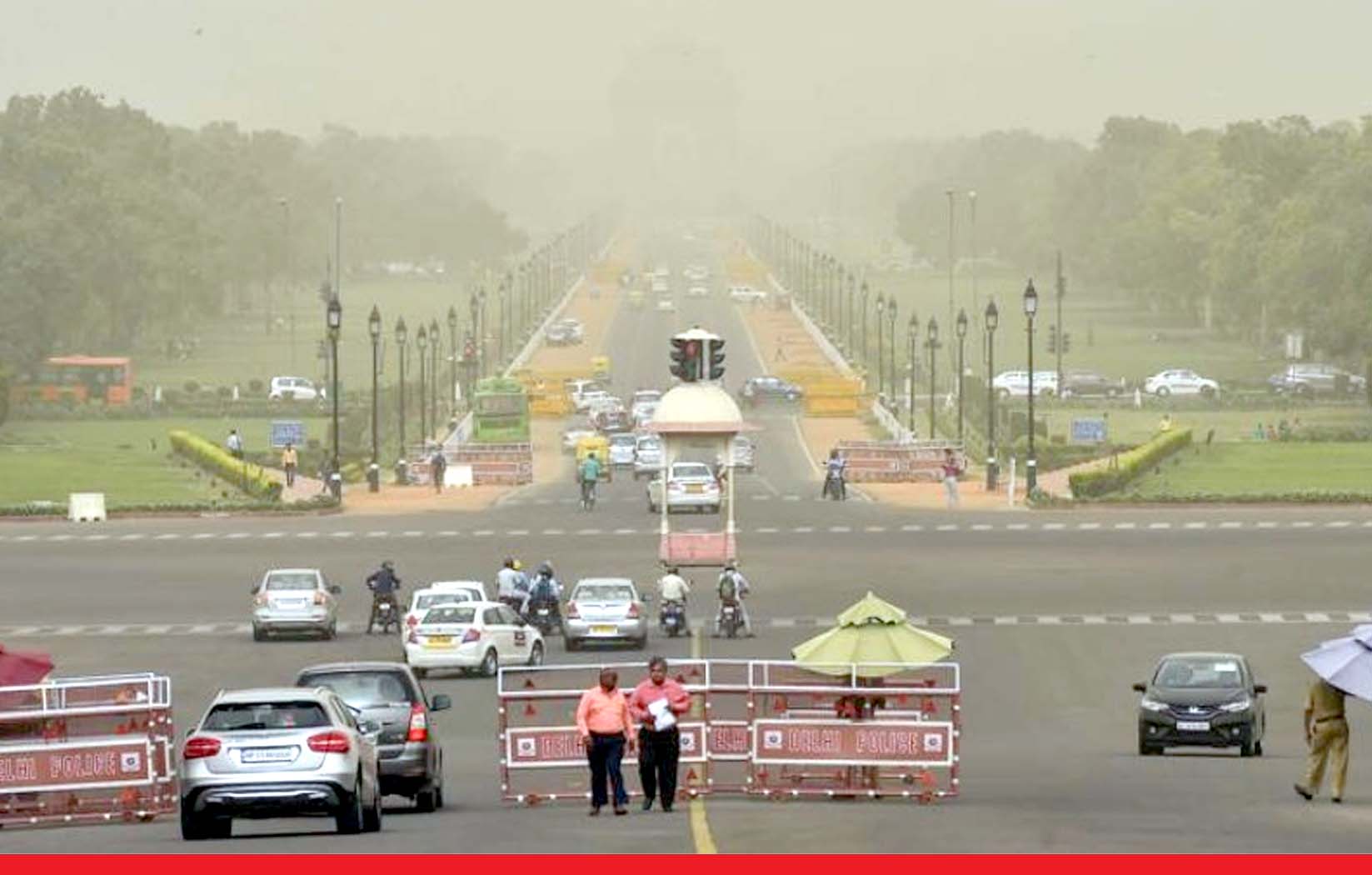 तेज हवा-बारिश से भी साफ नहीं हुई दिल्ली की फिजा, शनिवार तक खराब रहेगी दिल्ली की हवा