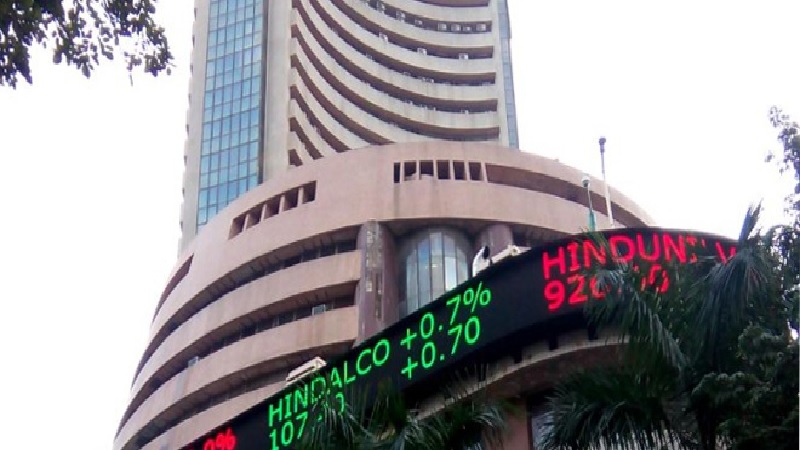 बिकवाली के चलते धड़ाम हुए भारतीय शेयर बाजार, सेंसेक्स में आई 420 अंकों की गिरावट