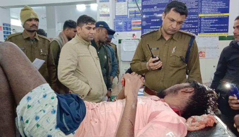 जबलपुर में जिला न्यायालय के बाहर युवक को चाकू मारकर फायरिंग, पेशी से लौटते वक्त किया हमला