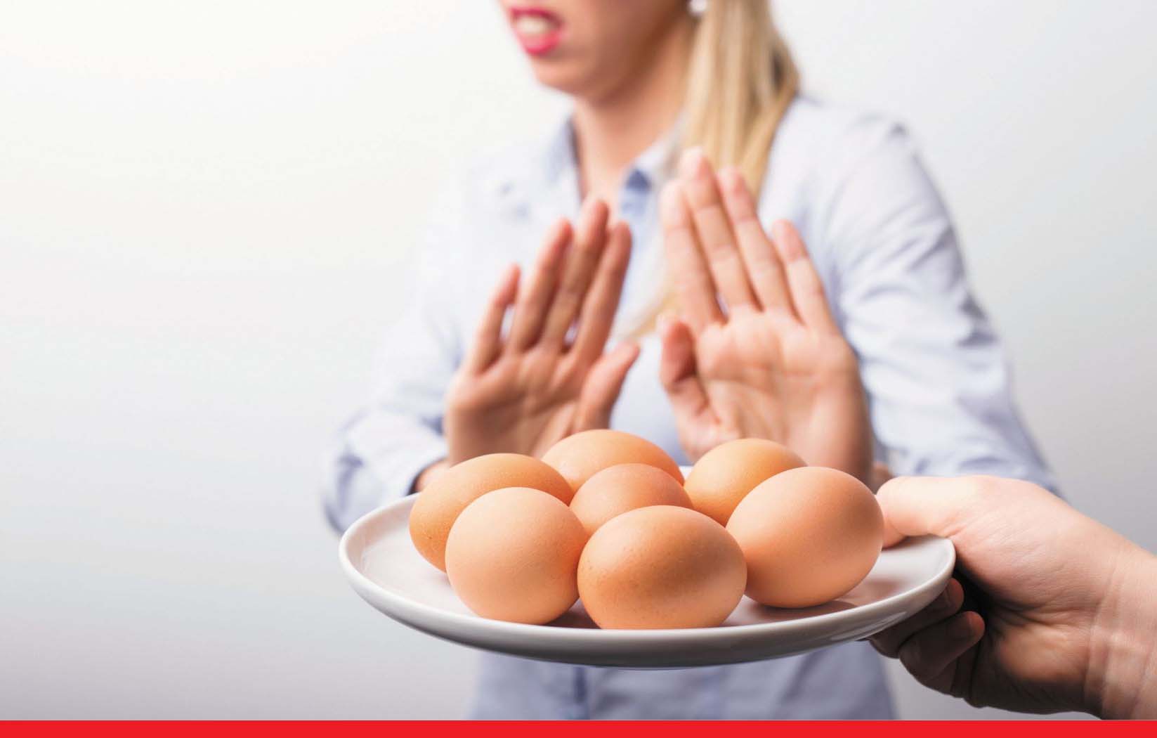 अंडा खाने से होती है एलर्जी तो जानें  इसके लक्षण, कारण और बचाव