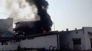 CG News: बिलासपुर में आइल फैक्ट्री में लगी भीषण आग, कर्मचारियों में मची भगदड़