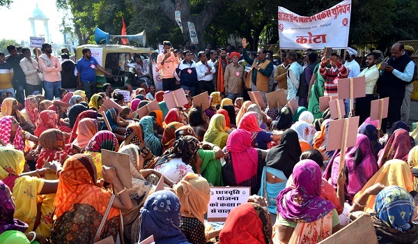 राजस्थान: कोटा में निर्माण श्रमिकों ने निकाली विशाल रैली, सैंकड़ों मजदूर हुए शामिल, अपनी मांगों को पूरा करने भरी हुंकार