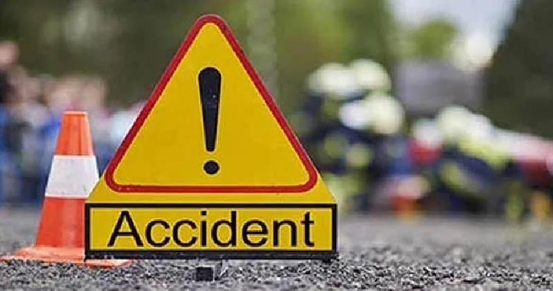 उत्तर प्रदेश के रायबरेली में 2 ट्रकों की भिड़ंत में ड्राइवर समेत 3 लोगों की मौत