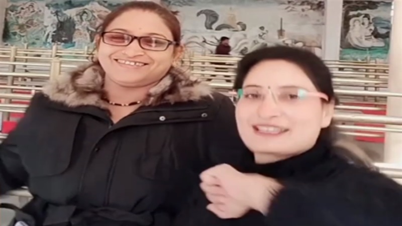 उज्जैन के महाकाल मंदिर में महिला सुरक्षाकर्मियों ने फिल्मी गानों पर बनाया वीडियो, हुईं निलंबित