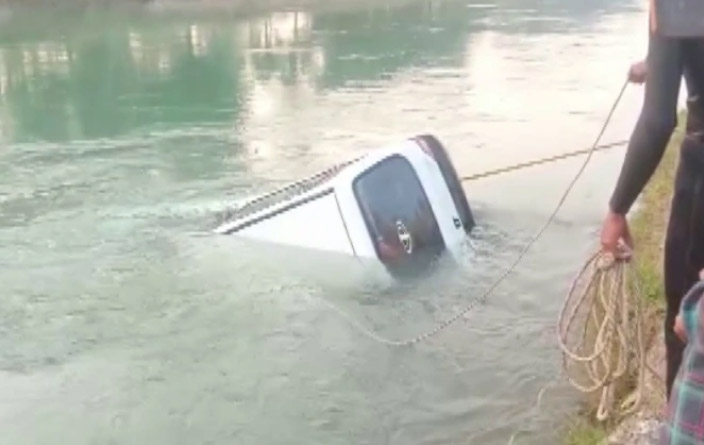 हरियाणा : अंबाला नहर में कार गिरी, डूबने से एक परिवार के चार की मौत
