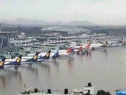Cyclone Mandous: चेन्नई एयरपोर्ट से सभी उड़ानें रद्द, हो रही भारी बारिश, ऑरेंज अलर्ट जारी
