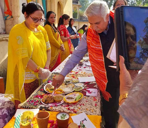 Rajasthan News : 56 भोग उत्सव- 2022‘ में उमड़ी भीड़, आगंतुक और सैलानी उठा रहे लजीज पकवानों का लुत्फ…