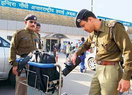 दिल्ली आईजीआई एयरपोर्ट पर पुलिसकर्मियों ने ही यात्रियों से लूटा 50 लाख का गोल्ड, 2 हेड कांस्टेबल गिरफ्तार