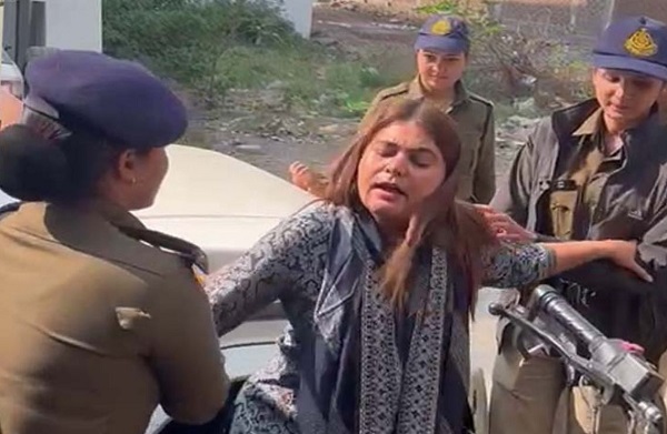 एमपी की कांग्रेस नेता नूरी खान अपने ही घर में नजरबंद, बाहर लगाया पुलिस का पहरा..!