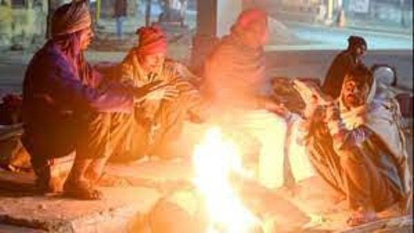 जबलपुर में ठंड से वृद्ध की मौत, तेंदूखेड़ा में ठंड से बचने जलाए अलाव में गिरी मासूम बच्ची