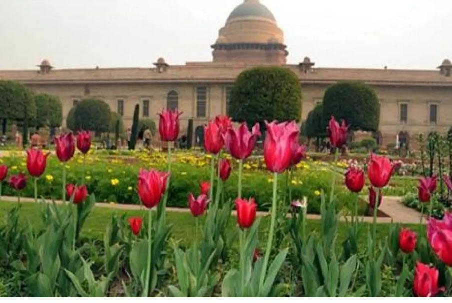 राष्ट्रपति ने मुगल गार्डन का नाम बदला, अब अमृत उद्यान नाम से पुकारा जाएगा