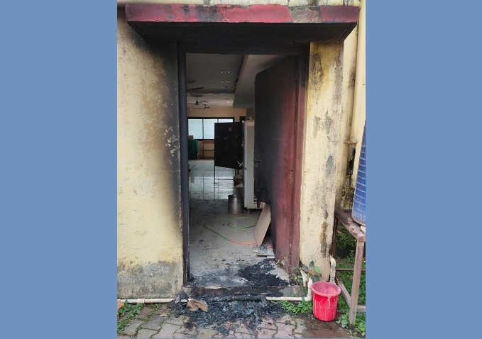 Jabalpur: दरवाजा में आग लगाकर जोन आफिस में घुसा चोर, की तोडफ़ोड़