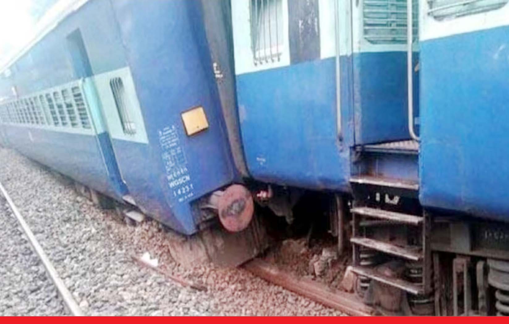 गोदावरी एक्सप्रेस के छह डिब्बे पटरी से उतरे, कोई हताहत नहीं, रेलवे ने रद्द  की 19 ट्रेनें
