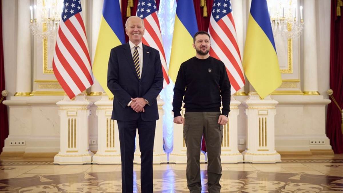 USA प्रेसीडेंट जो बिडेन अचानक कीव पहुंचे, जेलेंस्की से मिले, कहा-यूक्रेन को देंगे हथियार
