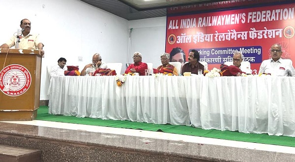 AIRF की राष्ट्रीय कार्यकरिणी की मीटिंग जोधपुर में शुरू, WCREU महामंत्री मुकेश गालव ने कहा- रेल मजदूरों की मांगों को पूरा कराने होगा आरपार का संघर्ष