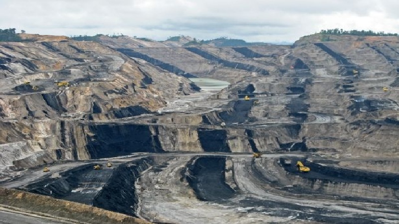 झारखंड के धनबाद में कोयले के अवैध खनन के दौरान खदान धंसने से चार की मौत, 6 घायल