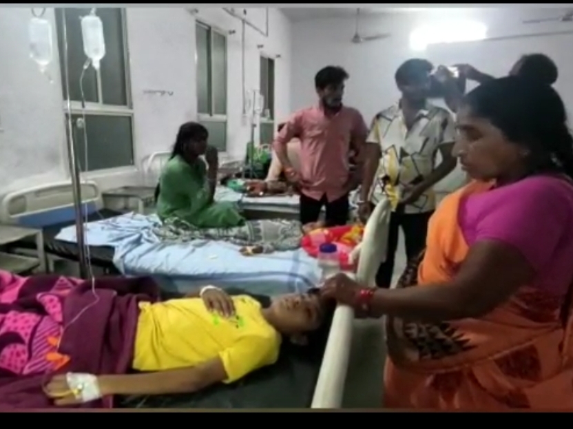 MP News: साबूदाना खिचड़ी खाने से 65 लोग बीमार, अस्पताल में भर्ती, गणगौर उत्सव के दौरान बंटा था प्रसाद