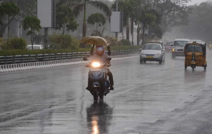दिल्ली-एनसीआर में बदला मौसम का मिजाज, कई इलाकों में बारिश, 9 फ्लाइट्स जयपुर डायवर्ट