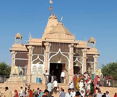 राजस्थान : सिद्ध संप्रदास के सबसे बड़े मंदिर से 1 करोड़ का छत्र और मुकुट चोरी, मूर्ति छोड़कर सब ले गए चोर 