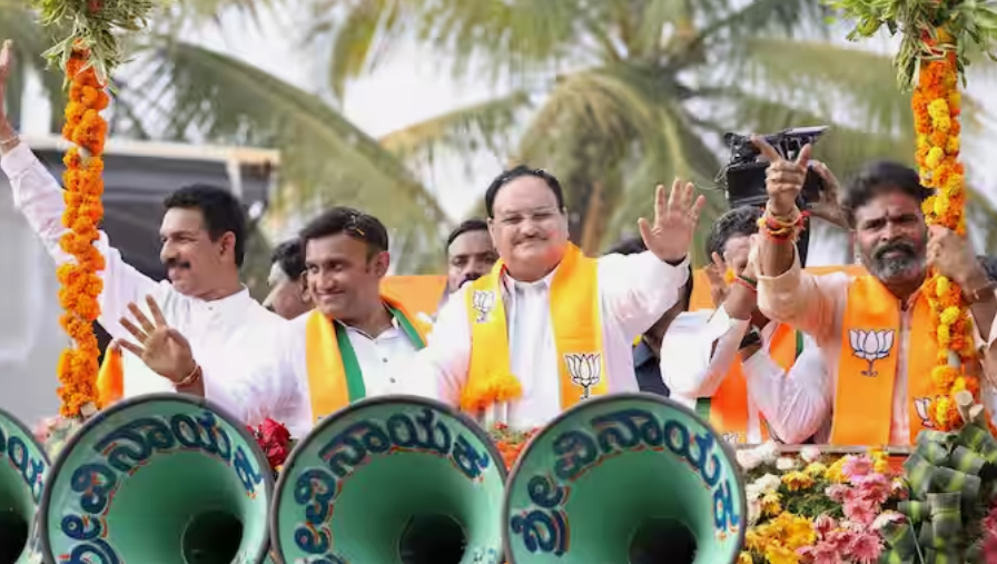 Karnataka Elections: बीजेपी का मेनिफेस्टो जारी, आधा ली. दूध- 5 किलो श्रीअन्न, फ्री सिलेंडर और भी बहुत कुछ देगी