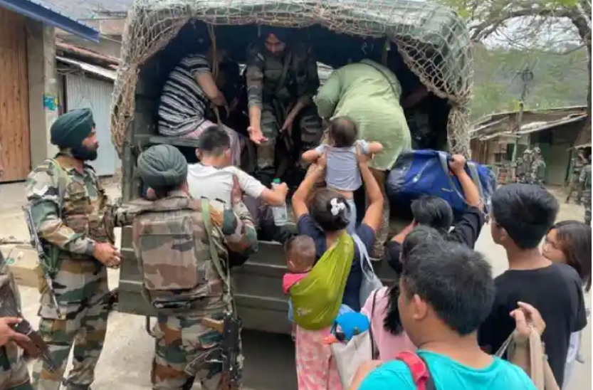मणिपुर हिंसा : भारतीय सेना, असम राइफल्स ने 23,000 नागरिकों को बचाया; चुराचांदपुर में कर्फ्यू में ढील