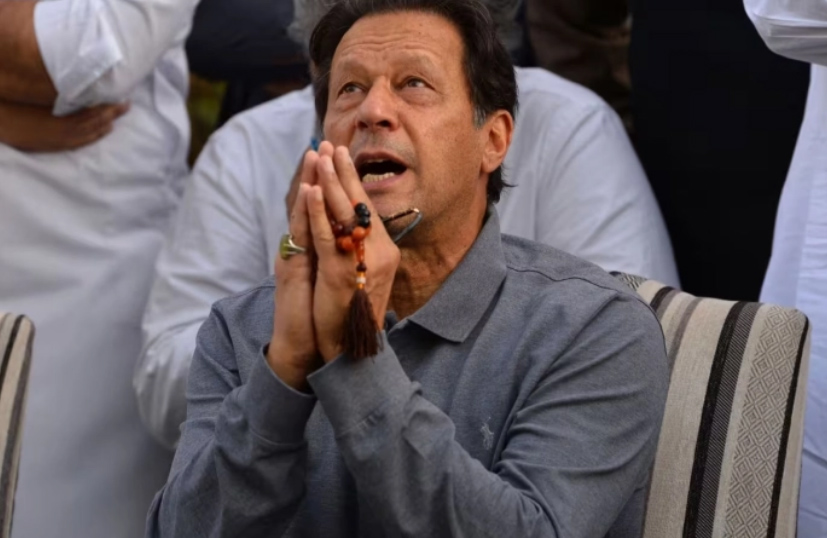 पाकिस्तान के पूर्व प्रधानमंत्री इमरान खान कोर्ट रूम से गिरफ्तार, इस्लामाबाद में धारा 144 लागू