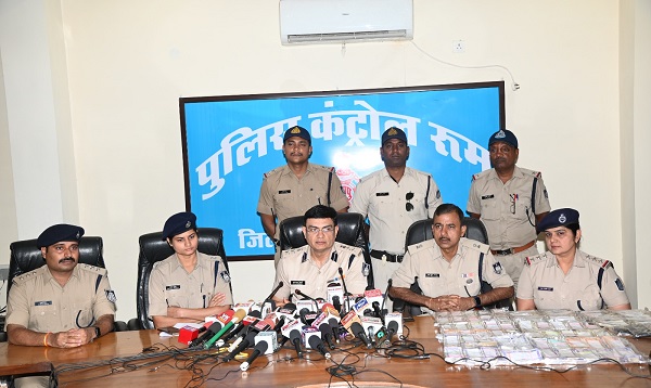 फर्जी एग्रो कंपनी बनाकर किसानों से धोखाधड़ी, पुलिस ने आरोपी को रीवा से दबोचा, 25 लाख रुपए और कार जब्त