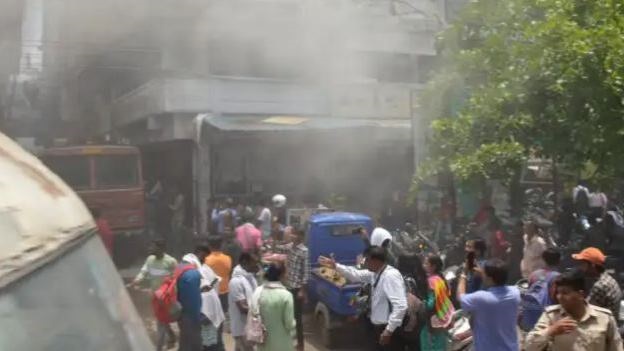 Jabalpur: शास्त्रीब्रिज दवा बाजार में लगी भीषण आग, लाखों रुपए की क्षति, 10 फायर बिग्रेड पहुंची