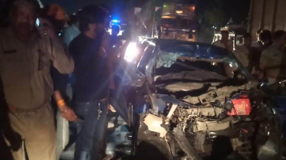MP News : मंदसौर में कार व ट्राले की भिड़ंत, तीन युवकों की मौत, एक की हालत गंभीर