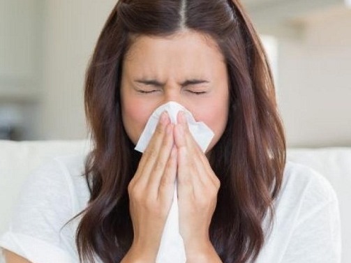 गर्मी में बढ़ रहा डस्ट एलर्जी का ख़तरा, घर से निकले से पहले इन बातो का रखें ध्यान