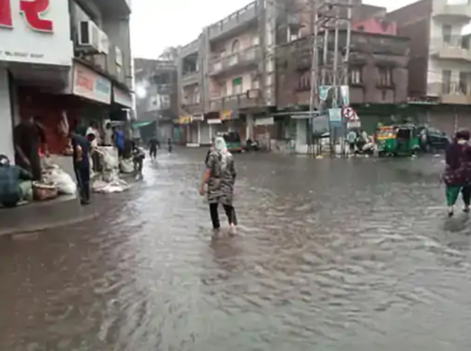 गुजरात में मानसून की धमाकेदार एंट्री, 90 से ज्यादा तालुकाओं में जोरदार बारिश शुरू, 5 दिनों तक होगी भारी बारिश