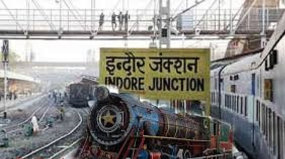 Indore: रेलवे ने यात्रियों की सुविधा के लिए ट्रेनों के प्लेटफार्म तय किये, यहीं से चलेंगी गाडिय़ां