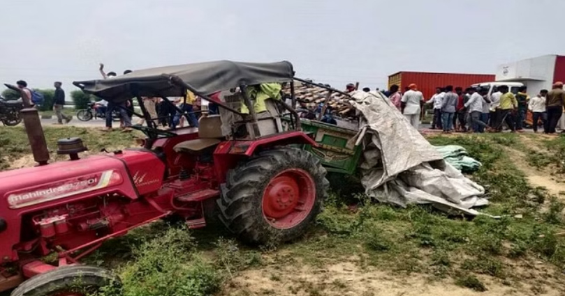 गुरु पूर्णिमा पर मथुरा में भीषण हादसा, श्रद्धालुओं से भरी ट्रैक्टर ट्रॉली पलटी, 4 की मौत