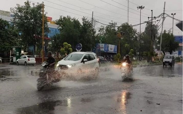 MP: जबलपुर सहित 23 जिलों में होगी भारी बारिश, दो दिन का अलर्ट जारी