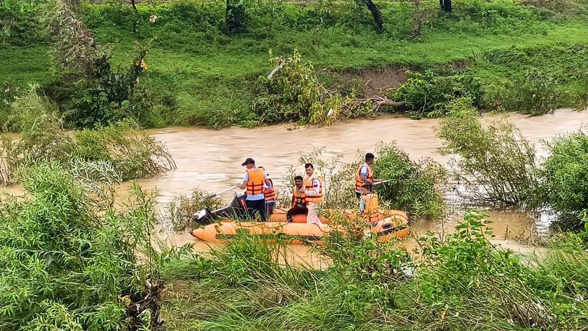 MP के सिवनी में वैनगंगा में 12वीं की छात्रा बही, खोजने में जुटी एसडीईआरएफ की टीम