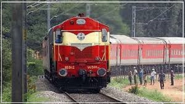 Railway: पमरे ने साढ़े 5 लाख से ज्यादा यात्रियों को बिना टिकट पकड़ा, लगभग 40 करोड़ रुपए का ठोंका जुर्माना