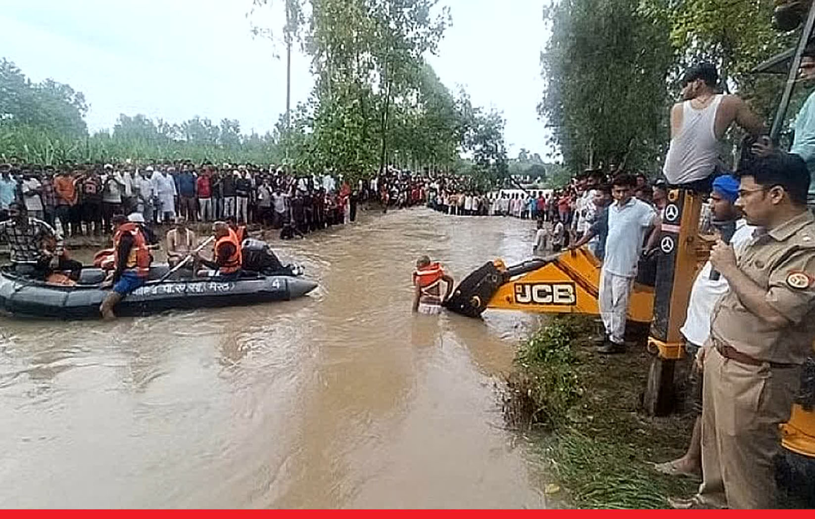 उत्तरप्रदेश: सहारनपुर में श्रद्धालुओं से भरी ट्रैक्टर-ट्रॉली नदी में पलटी, 2 बच्चों समेत 8 की मौत