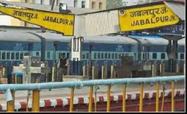 Rail News: ट्रेन की बढ़ी स्पीड, अमरावती-जबलपुर एक्सप्रेस के समय में हुआ बदलाव, अब यह रहेगी टाइमिंग