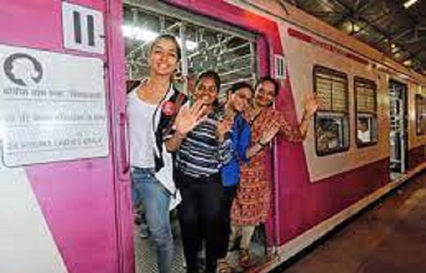 यात्रा में मेकअप खराब तो नो टेंशन, स्टेशनों पर सजने-संवरने के लिए रेलवे खोलने जा रहा महिला पाउडर रूम