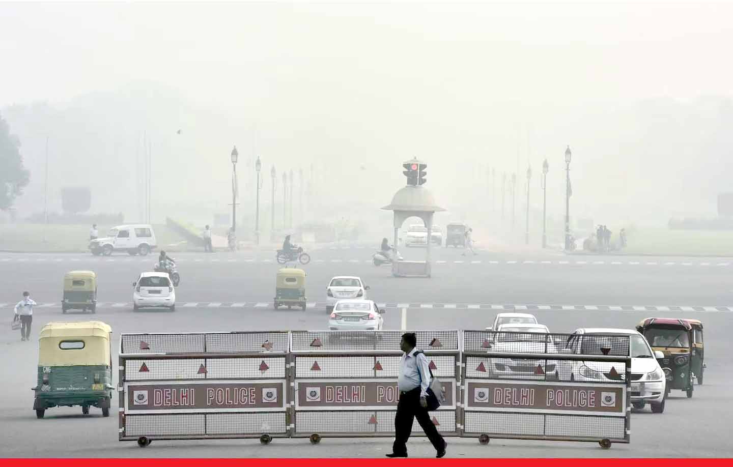 Delhi Air Pollution: दिल्ली की हवा और जहरीली, नोएडा में 397 पहुंचा AQI, राजधानी में डीजल बसों पर बैन