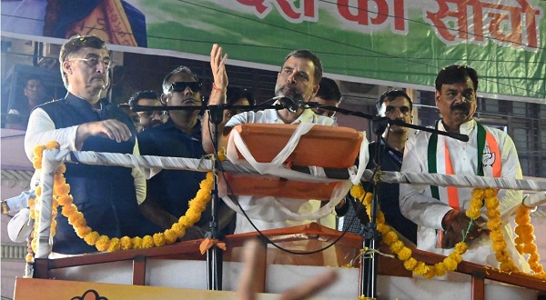 JABALPUR: राहुल गांधी ने किया रोड शो, पूर्व विधानसभा क्षेत्र में सभा को संबोधित कर शिवराज सरकार को कटघरे में खड़ा किया